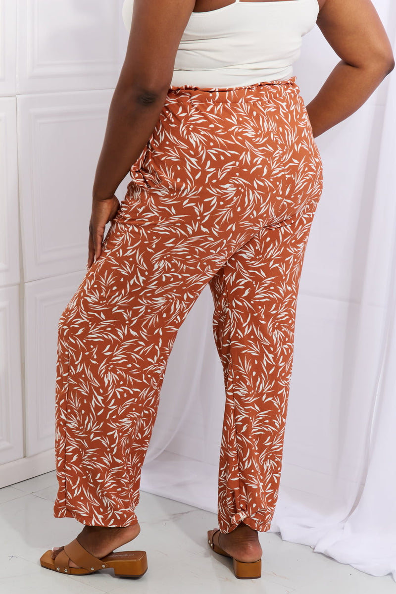 Delta Full Size Geometric Printed Pants in Red Orange